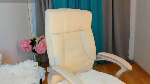 Snapshot of bellaanna25 chatting on 02/12/25, 12:44 BellaAnna online show from 02/12/25, 12:44