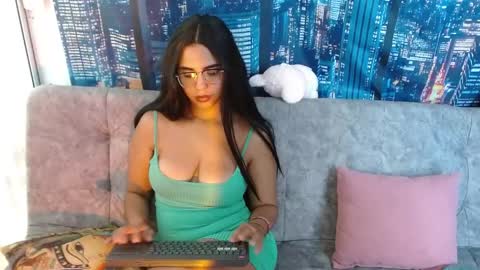 Snapshot of bellabaaker chatting on 04/30/26, 01:17 Bella Baker online show from 04/30/26, 01:17