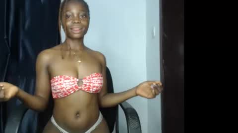 Snapshot of bellababy6 chatting on 09/26/25, 05:28 bella online show from 09/26/25, 05:28