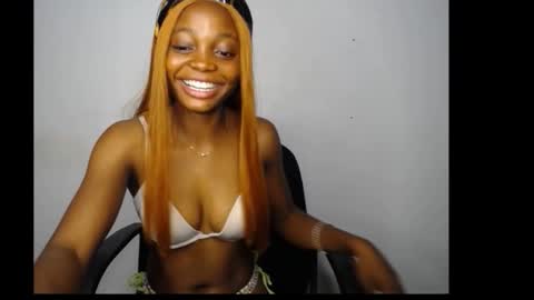 Snapshot of bellababy6 chatting on 11/17/25, 06:14 bella online show from 11/17/25, 06:14