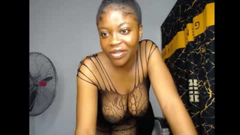 Snapshot of bellababy7 chatting on 06/12/26, 05:45 bella online show from 06/12/26, 05:45