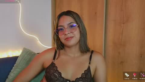 Snapshot of bellabeth_ chatting on 05/10/26, 04:50 Betsy online show from 05/10/26, 04:50