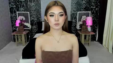 Bella online show from 11/05/25, 05:51