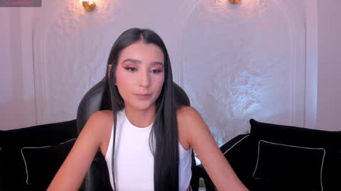 Snapshot of bellacarteer_ chatting on 05/12/26, 05:43 Bella C online show from 05/12/26, 05:43