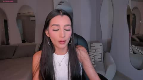 Snapshot of bellacarteer_ chatting on 05/31/26, 11:28 Bella C online show from 05/31/26, 11:28