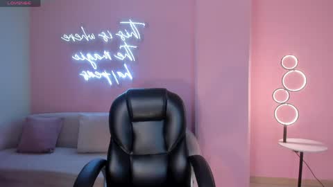 Snapshot of bellacarteer_ chatting on 06/06/26, 07:07 Bella C online show from 06/06/26, 07:07