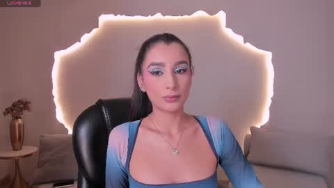 Snapshot of bellacarteer_ chatting on 07/13/26, 07:49 Bella C online show from 07/13/26, 07:49
