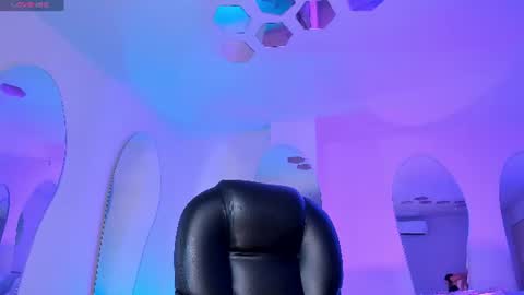 Snapshot of bellacarteer_ chatting on 07/21/26, 07:49 Bella C online show from 07/21/26, 07:49