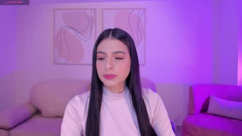 Snapshot of bellaconnor_ chatting on 05/13/26, 04:21 Bella online show from 05/13/26, 04:21
