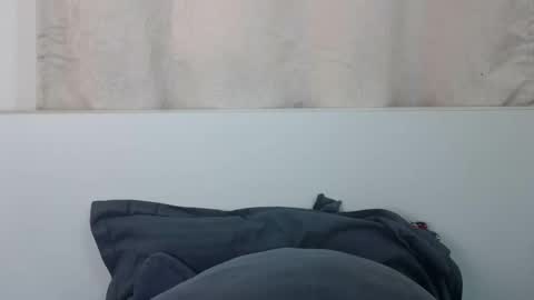 Snapshot of bellacrystall chatting on 11/24/25, 06:02 bellacrystall online show from 11/24/25, 06:02