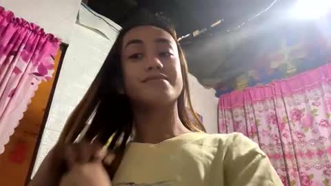 Snapshot of belladeputaxx chatting on 04/25/26, 03:53 IM BELLA online show from 04/25/26, 03:53