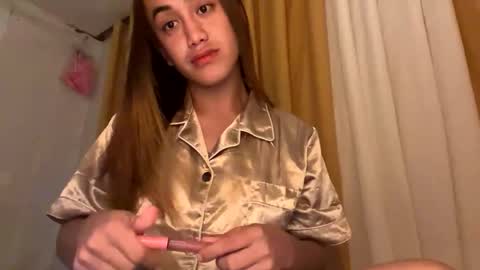 Snapshot of belladeputaxx chatting on 06/07/26, 10:30 IM BELLA online show from 06/07/26, 10:30