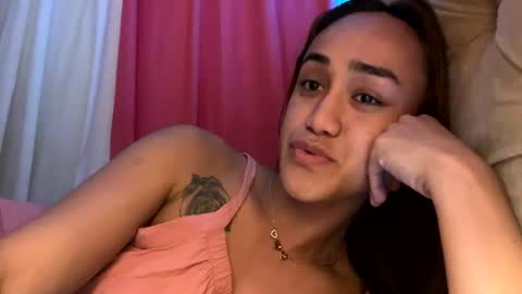 Snapshot of belladeputaxx chatting on 07/16/26, 02:17 IM BELLA online show from 07/16/26, 02:17