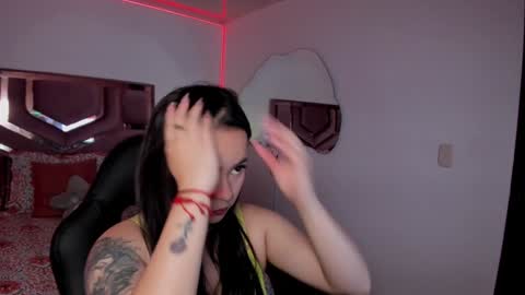 Snapshot of belladiamond18 chatting on 01/20/25, 02:11 TELL ME GODDESS NEXT Transmission 01122024 9PM TO 4AMColombian hour THANKS Follow me online show from 01/20/25, 02:11