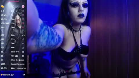 Snapshot of belladona_trix chatting on 06/10/26, 08:19 belladona_trix online show from 06/10/26, 08:19