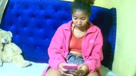 Snapshot of bellaena chatting on 09/13/25, 07:13 bellaena online show from 09/13/25, 07:13