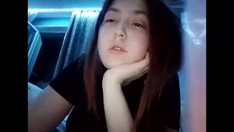 Snapshot of bellahadid8 chatting on 11/26/25, 09:49 Charming Hamster online show from 11/26/25, 09:49