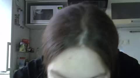 Snapshot of bellahadid8 chatting on 01/08/26, 11:45 Charming Hamster online show from 01/08/26, 11:45