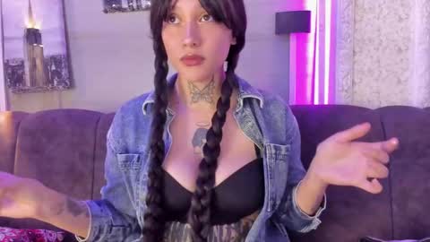 Bella online show from 10/13/25, 03:50