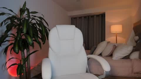 Bella Mia online show from 01/25/25, 04:56