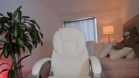 Bella Mia online show from 01/30/25, 09:58