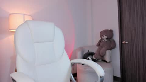 Snapshot of bellamia_ chatting on 02/23/26, 05:43 Bella Mia online show from 02/23/26, 05:43