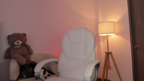 Snapshot of bellamia_ chatting on 06/02/26, 09:28 Bella Mia online show from 06/02/26, 09:28