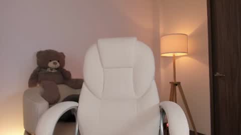 Snapshot of bellamia_ chatting on 06/14/26, 02:24 Bella Mia online show from 06/14/26, 02:24
