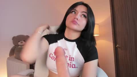 Snapshot of bellamia_ chatting on 06/29/26, 08:20 Bella Mia online show from 06/29/26, 08:20