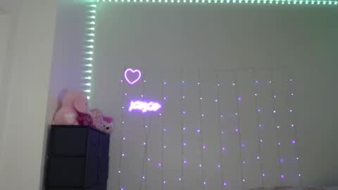 Bella Monroe online show from 12/24/24, 09:17