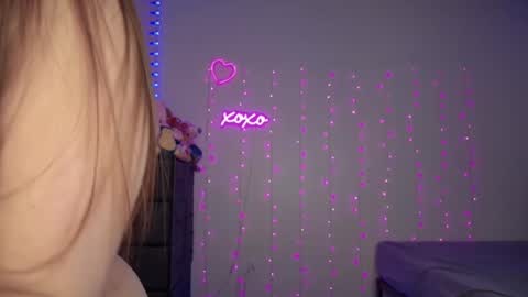 Bella Monroe online show from 09/19/25, 03:19