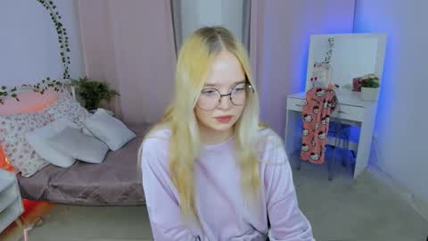 Bella online show from 11/14/25, 10:07