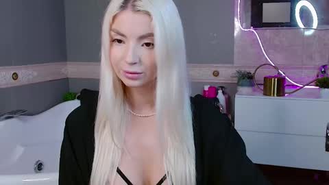 Bella online show from 05/19/26, 12:44