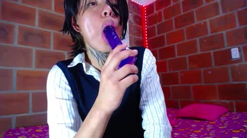 bellamy_094 online show from 12/15/25, 08:46