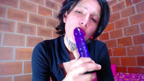 bellamy_094 online show from 12/17/25, 08:04