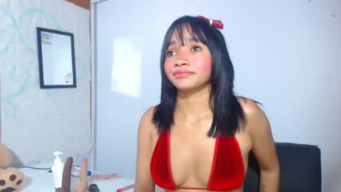 Snapshot of bellamy_sweet chatting on 01/26/25, 05:13 bellamy online show from 01/26/25, 05:13