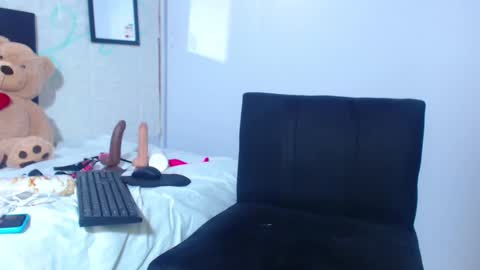 Snapshot of bellamy_sweet chatting on 01/28/25, 05:11 bellamy online show from 01/28/25, 05:11