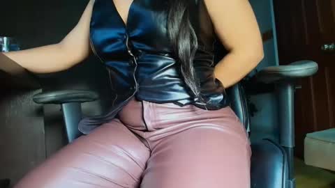 Camille  online show from 12/04/25, 10:51