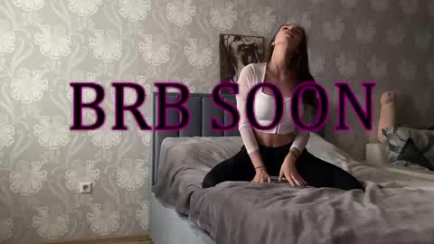 Snapshot of bellaparker_ chatting on 03/11/25, 09:02 bellaparker_ online show from 03/11/25, 09:02