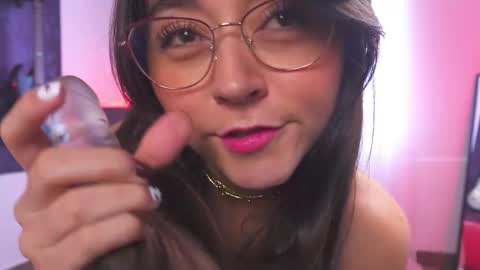 Snapshot of bellapazzia13 chatting on 01/15/26, 04:44 online show from 01/15/26, 04:44