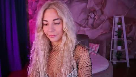 Bella online show from 12/15/25, 02:43