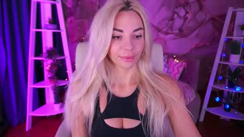 Snapshot of bellarayyy chatting on 01/09/26, 07:11 Bella online show from 01/09/26, 07:11