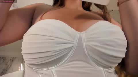  Bella Rose  online show from 09/25/25, 05:00