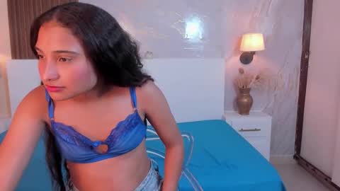 Snapshot of bellasky4 chatting on 09/16/25, 12:17 Bella online show from 09/16/25, 12:17