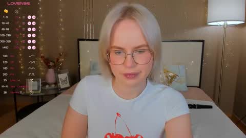 Bella online show from 11/30/25, 12:58