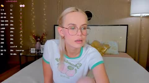 Bella online show from 02/26/26, 01:04