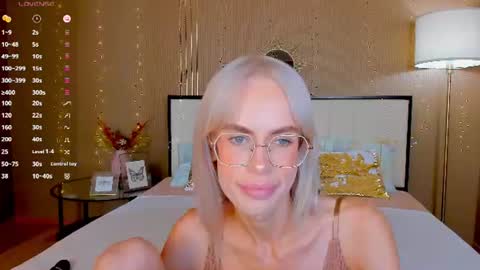 Bella online show from 06/22/26, 03:25