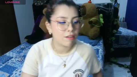 Snapshot of bellatrix_colen chatting on 10/23/25, 06:13 Aleja online show from 10/23/25, 06:13