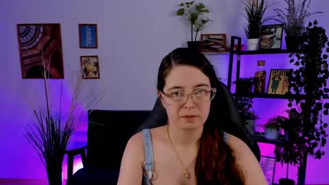 Bella. Ntmu online show from 01/04/25, 10:55