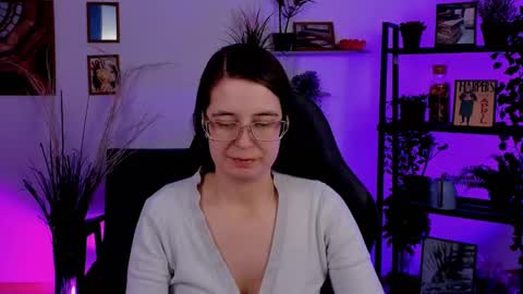 Bella. Ntmu online show from 01/23/25, 10:44